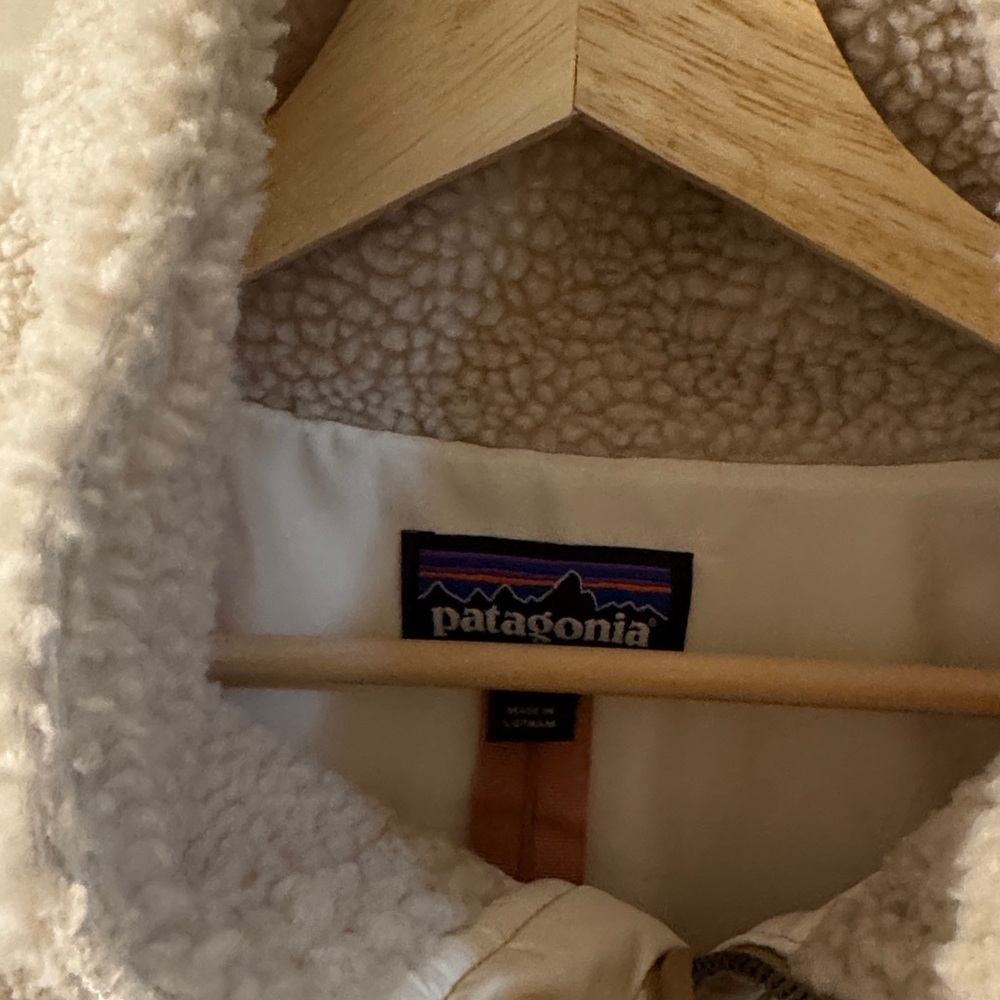 Patagonia Off-White Sherpa Fleece